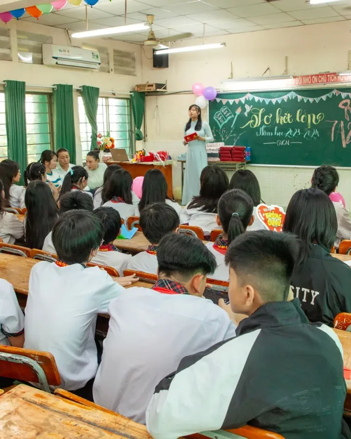 Lớp luyện nói theo cặp